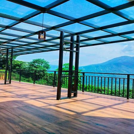 Karimb Resorts Vallikavungal Esterno foto