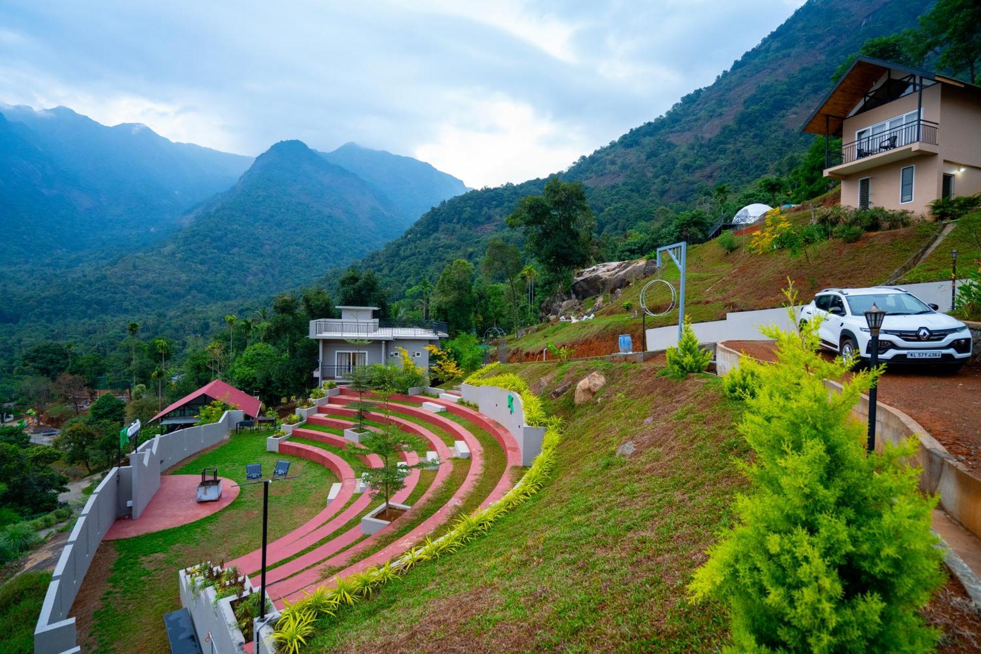 Karimb Resorts Vallikavungal Esterno foto