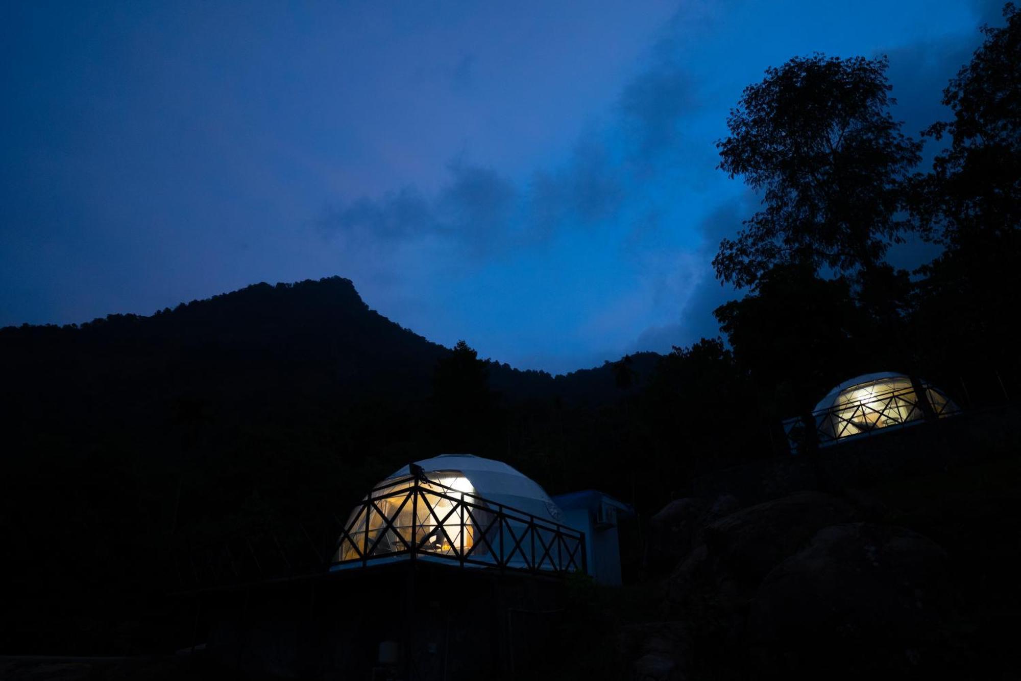 Karimb Resorts Vallikavungal Esterno foto