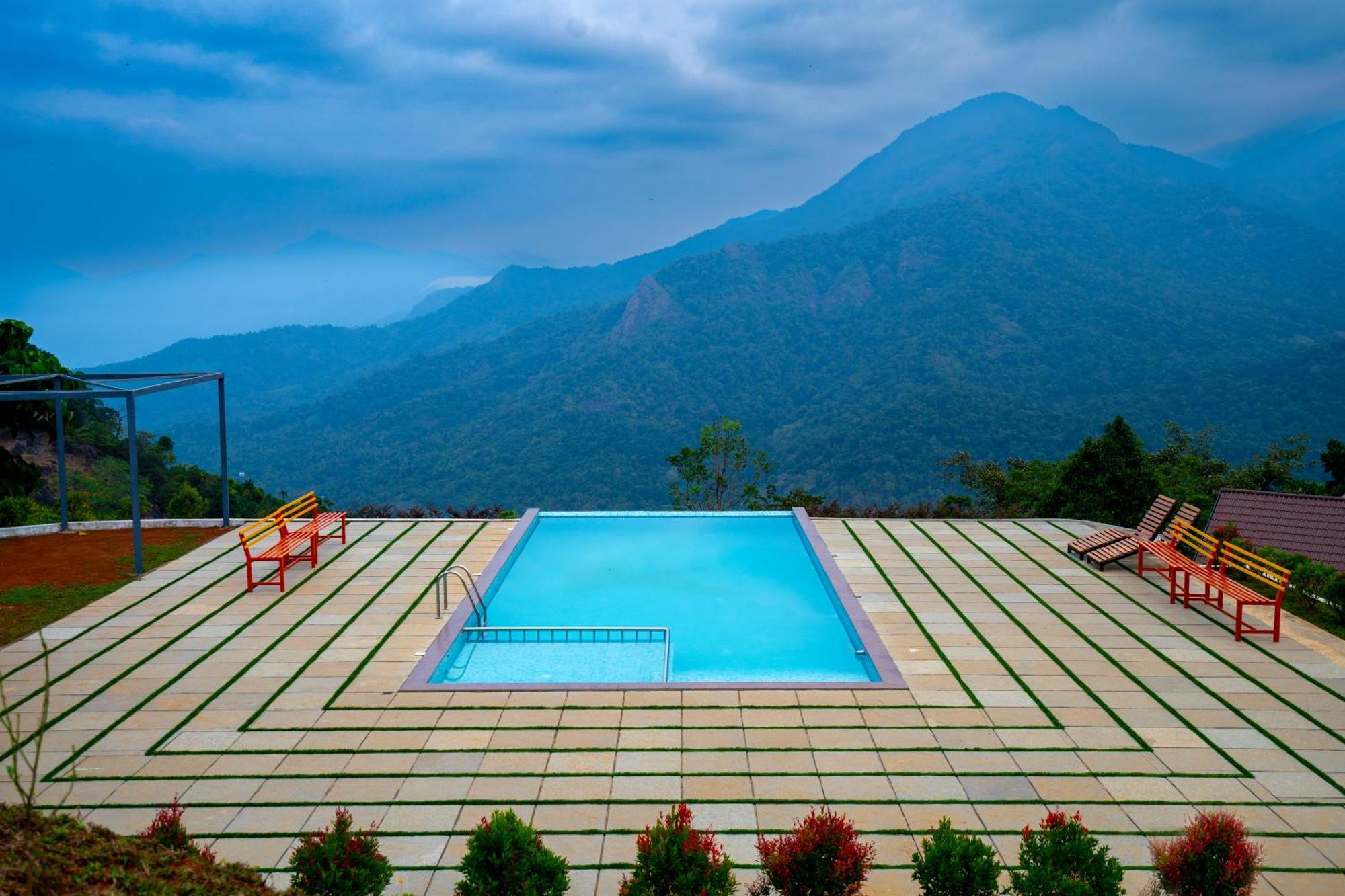 Karimb Resorts Vallikavungal Esterno foto