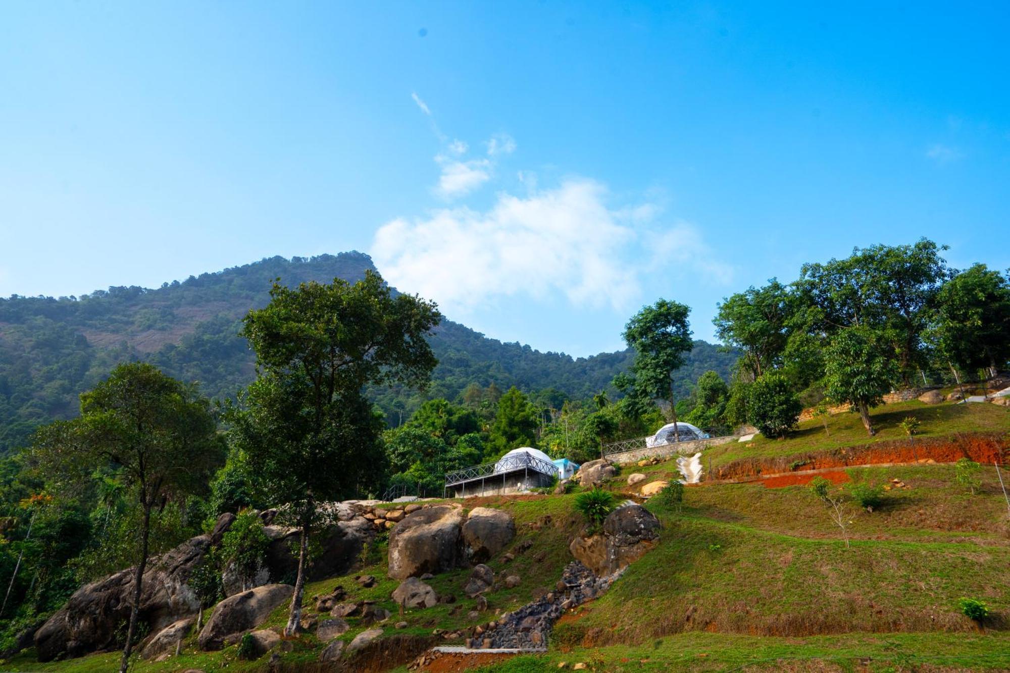Karimb Resorts Vallikavungal Esterno foto