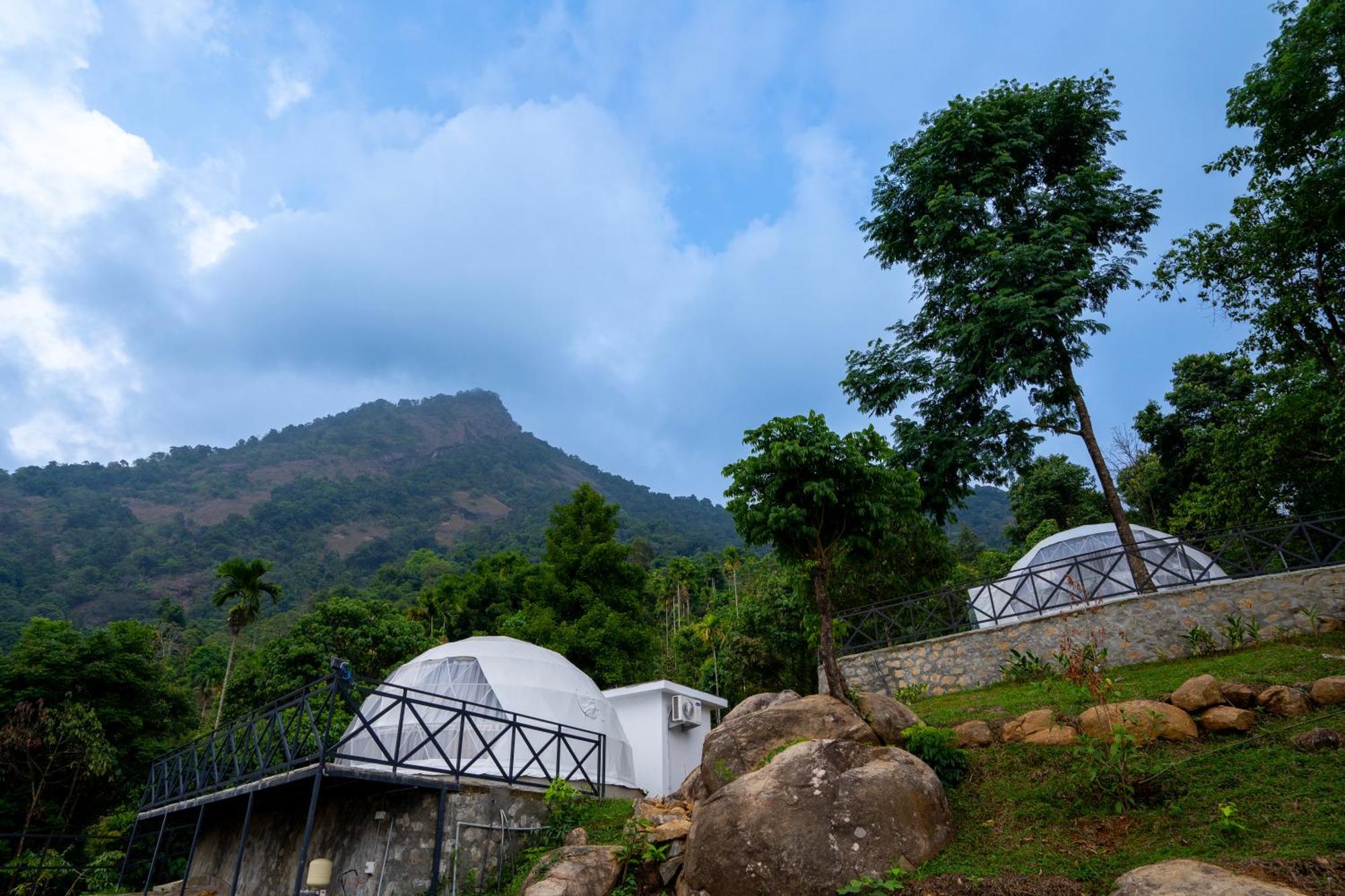 Karimb Resorts Vallikavungal Esterno foto