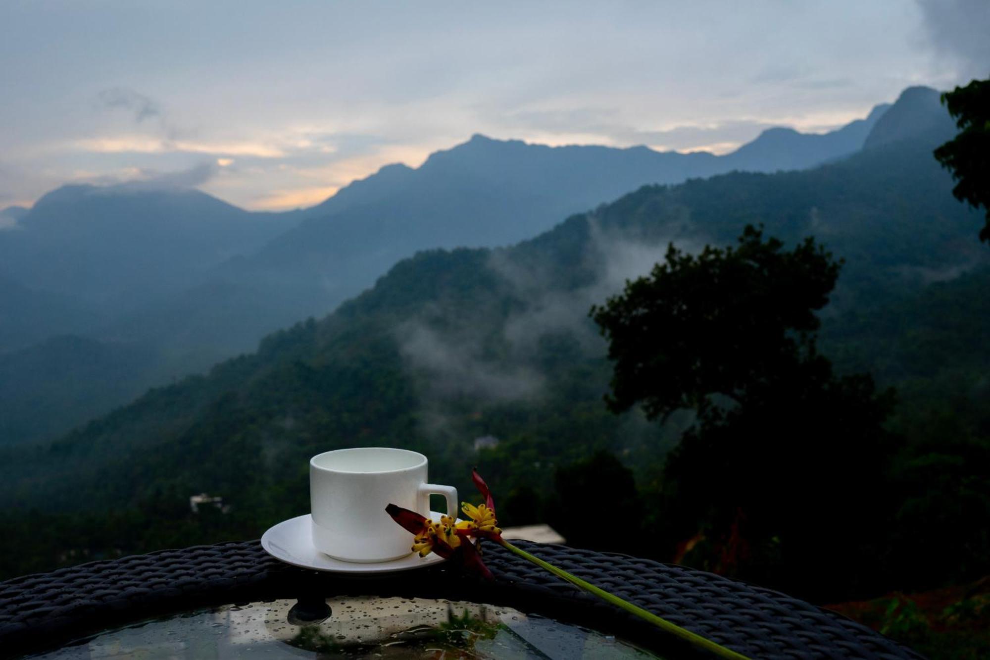 Karimb Resorts Vallikavungal Esterno foto