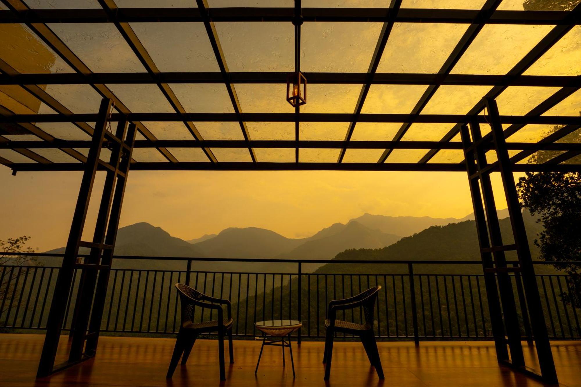 Karimb Resorts Vallikavungal Esterno foto