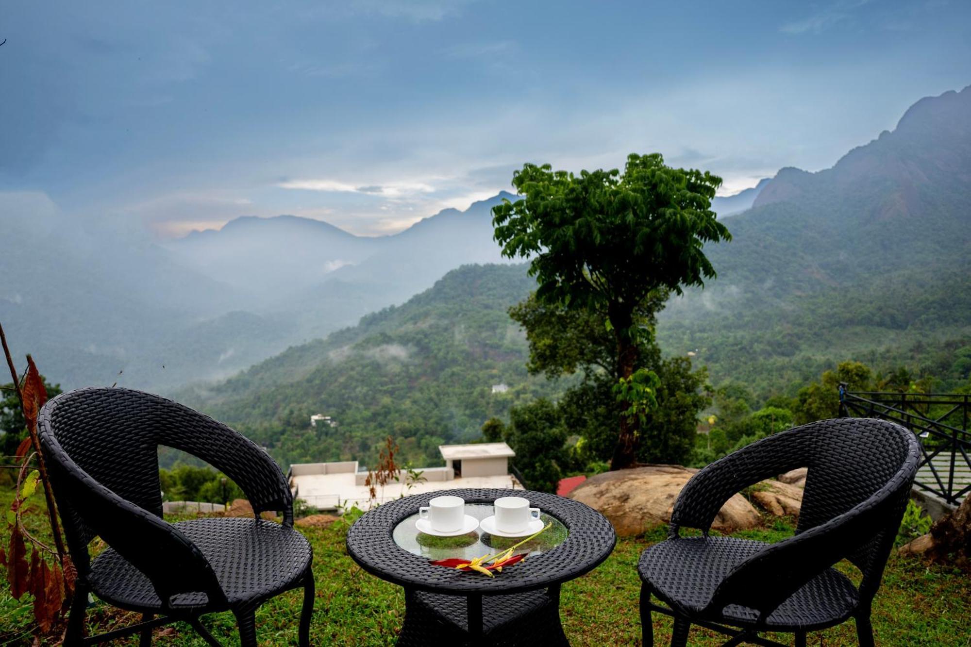 Karimb Resorts Vallikavungal Esterno foto