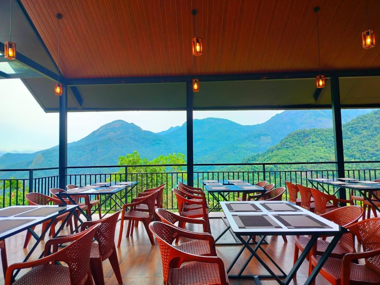 Karimb Resorts Vallikavungal Esterno foto