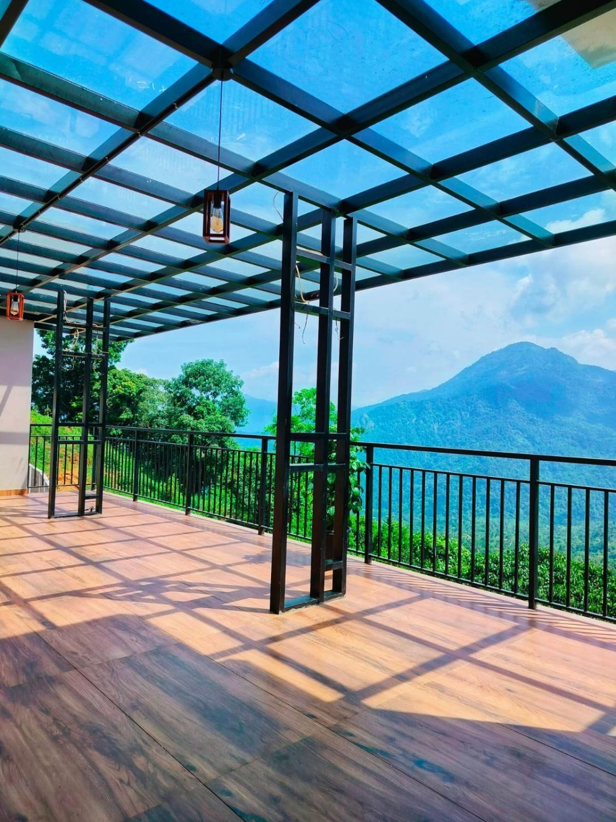 Karimb Resorts Vallikavungal Esterno foto