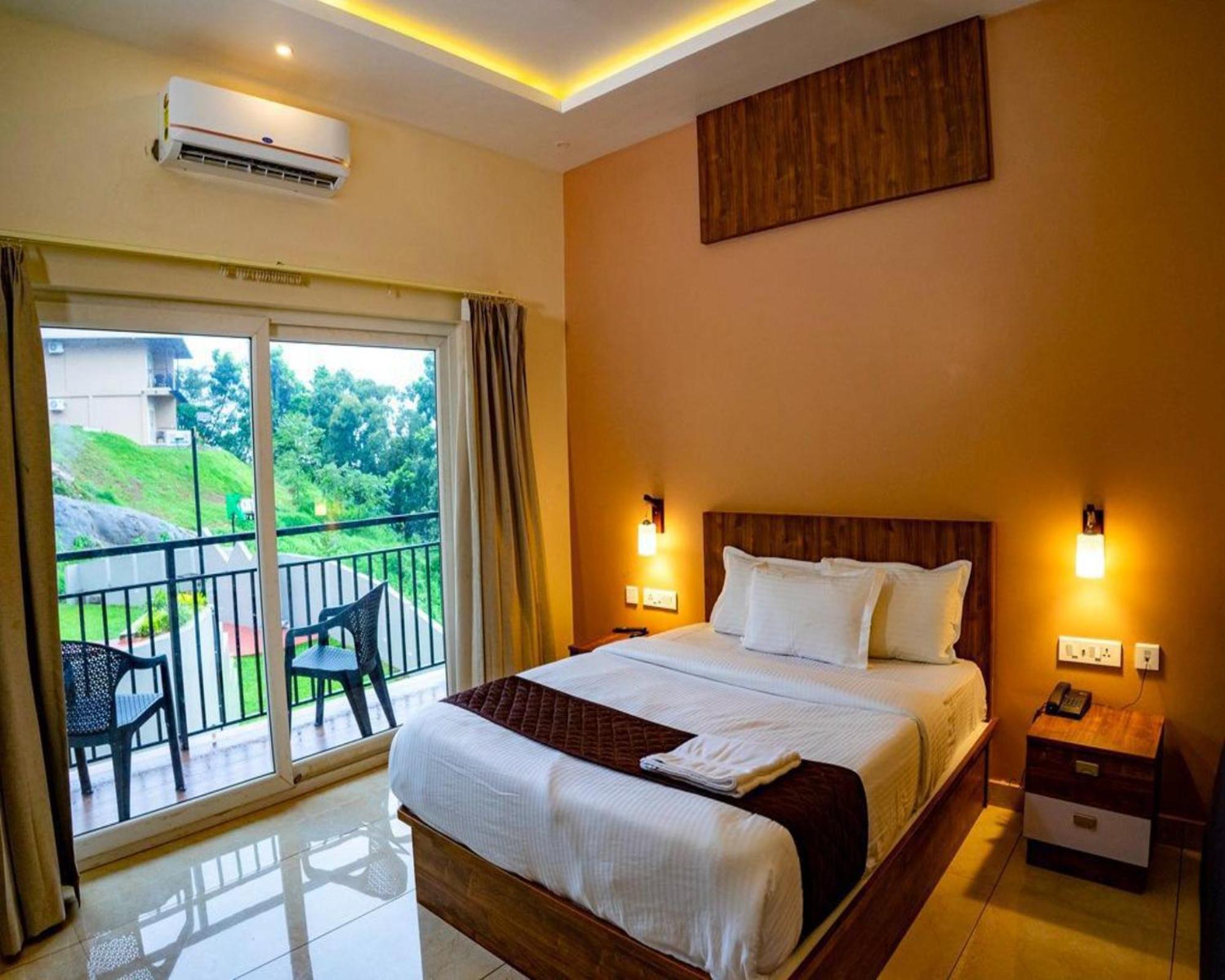 Karimb Resorts Vallikavungal Esterno foto